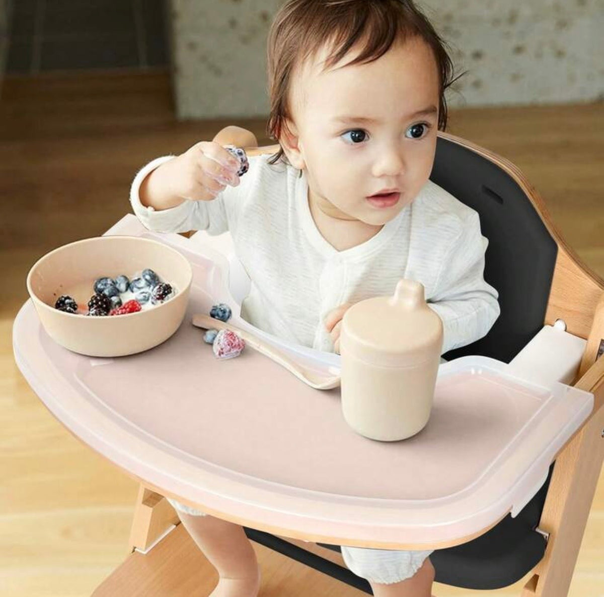 TidyMini™ EverGrow Wooden High Chair – Adjustable Seat & Footrest, 5-Point Harness, Dual Removable Tray & Cushioned Seat